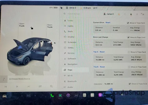 2024 Tesla Model Y z USA, uszkodzony, nr VIN 7SAYGDED5RF075845